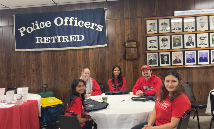 Cancer Center student volunteers at the Cops for Cops Lung Cancer event