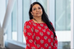 headshot of meena ananth
