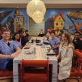 People at restuarant
